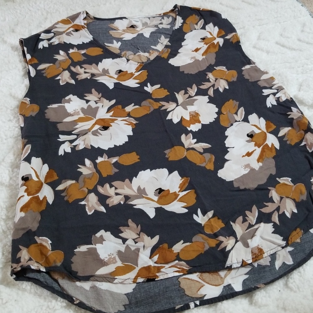 Old Navy Sleeveless Blouse